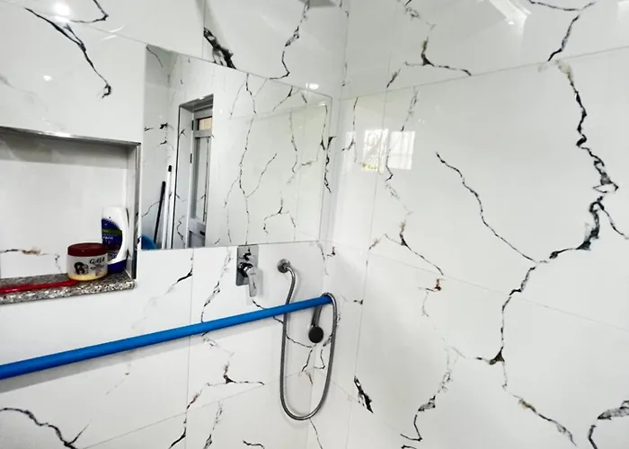 Chateau Sukaj Villa Ljaknasi